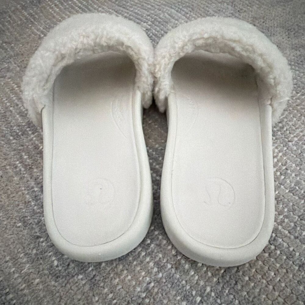 Lululemon Fleece Restfeel Slides Size 7 - Picture 8 of 11